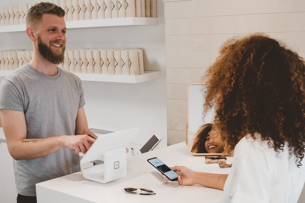 Tâm lý học hành vi người mua hàng trên Shopee: Bí quyết tăng tỷ lệ add-to-cart